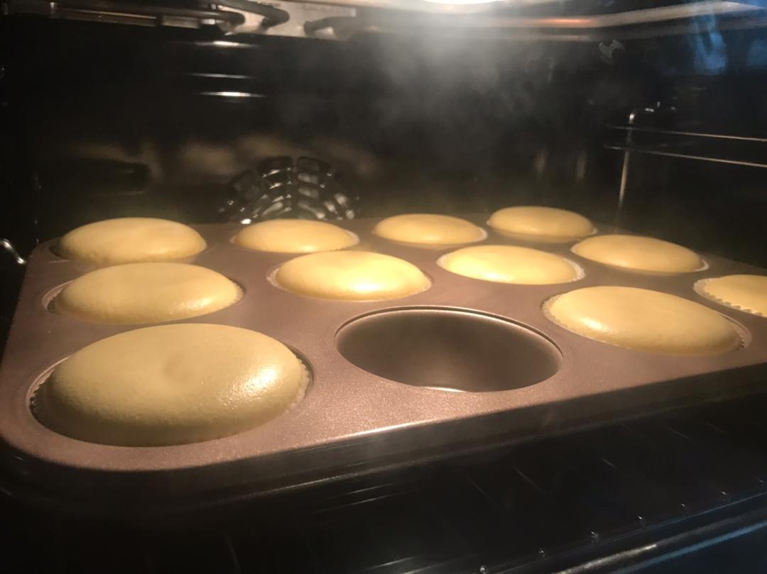 炼乳纸杯蛋糕