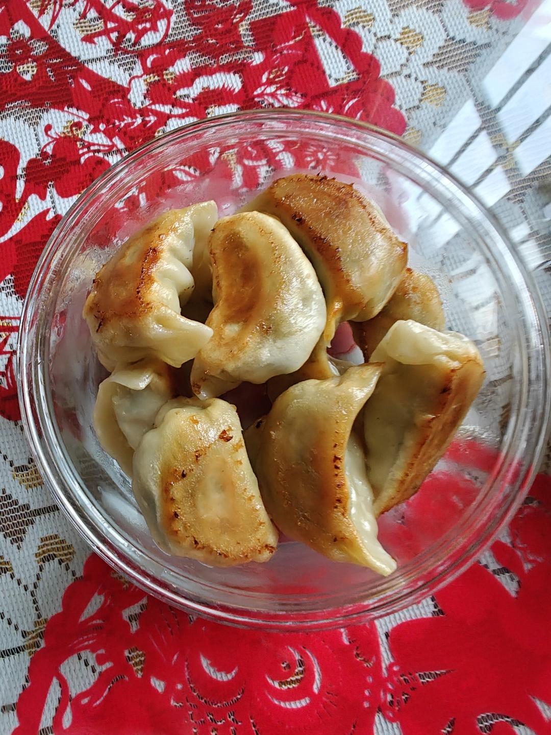 电饭锅煎饺/锅贴