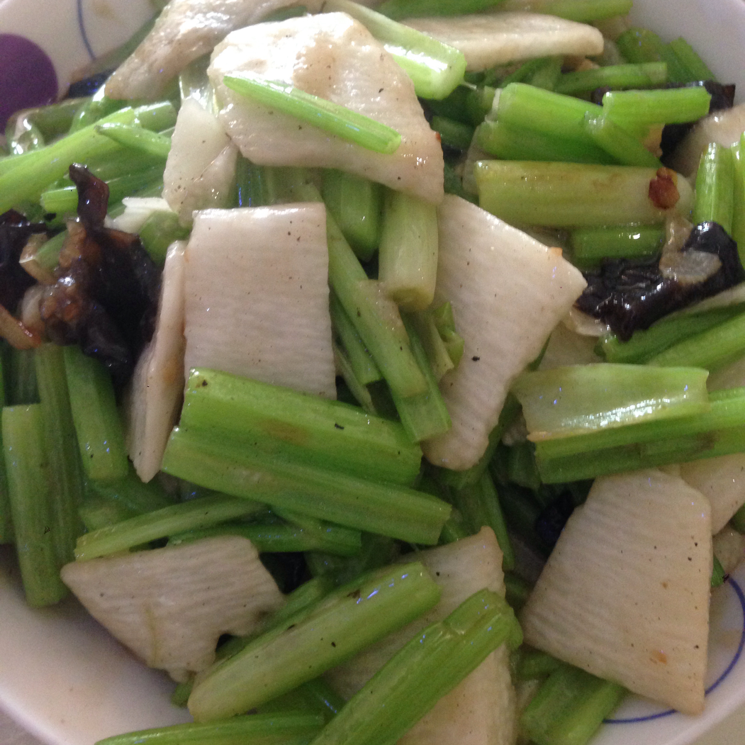 木耳山药炒西芹