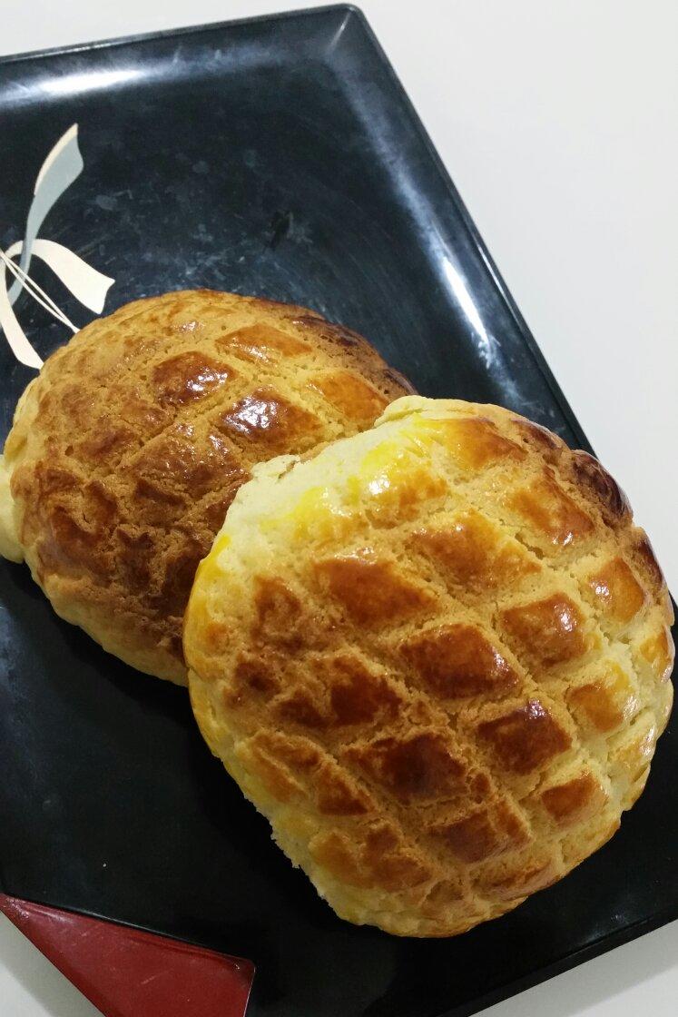 好吃到炸裂的港式菠萝包（附带制作酥皮的小视频）