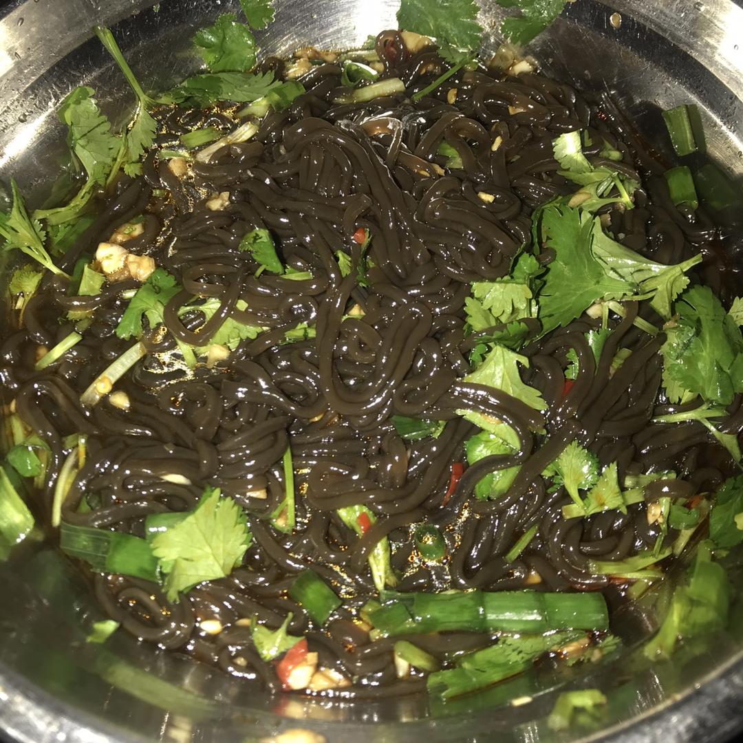 酸辣蕨根粉！