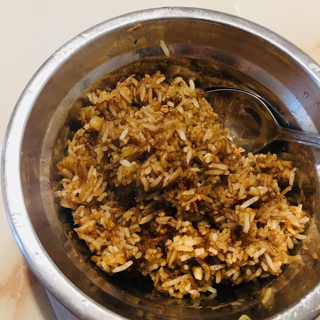 蒜香酱油炒饭