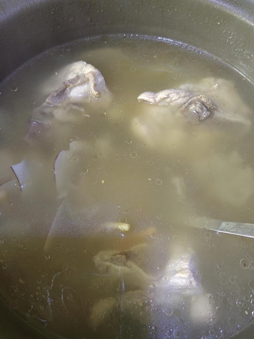 润肺去燥的海底椰无花果猪骨汤