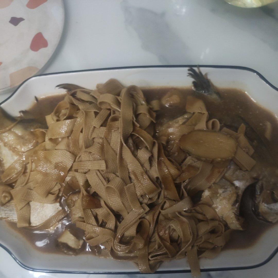 传统中式红烧平鱼