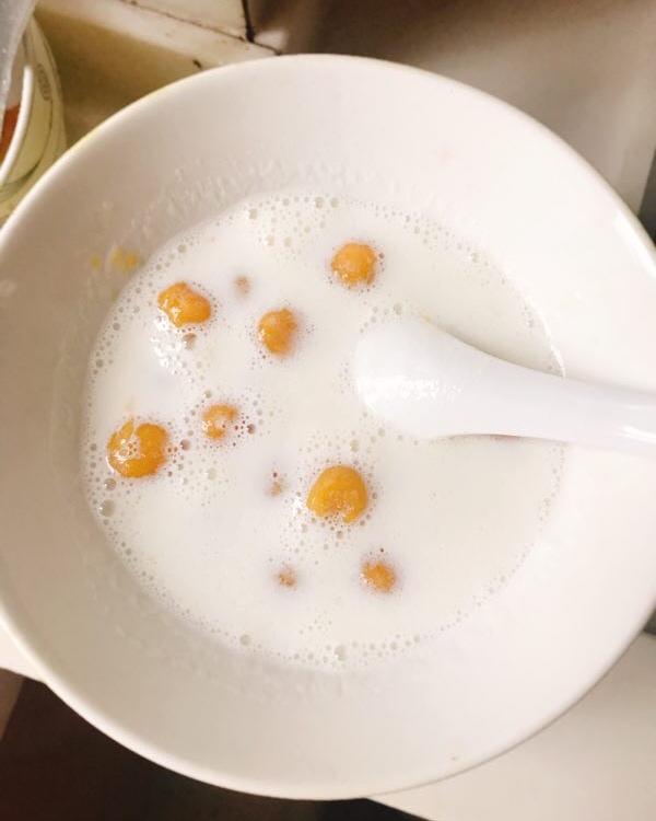 早餐｜牛奶南瓜小汤圆