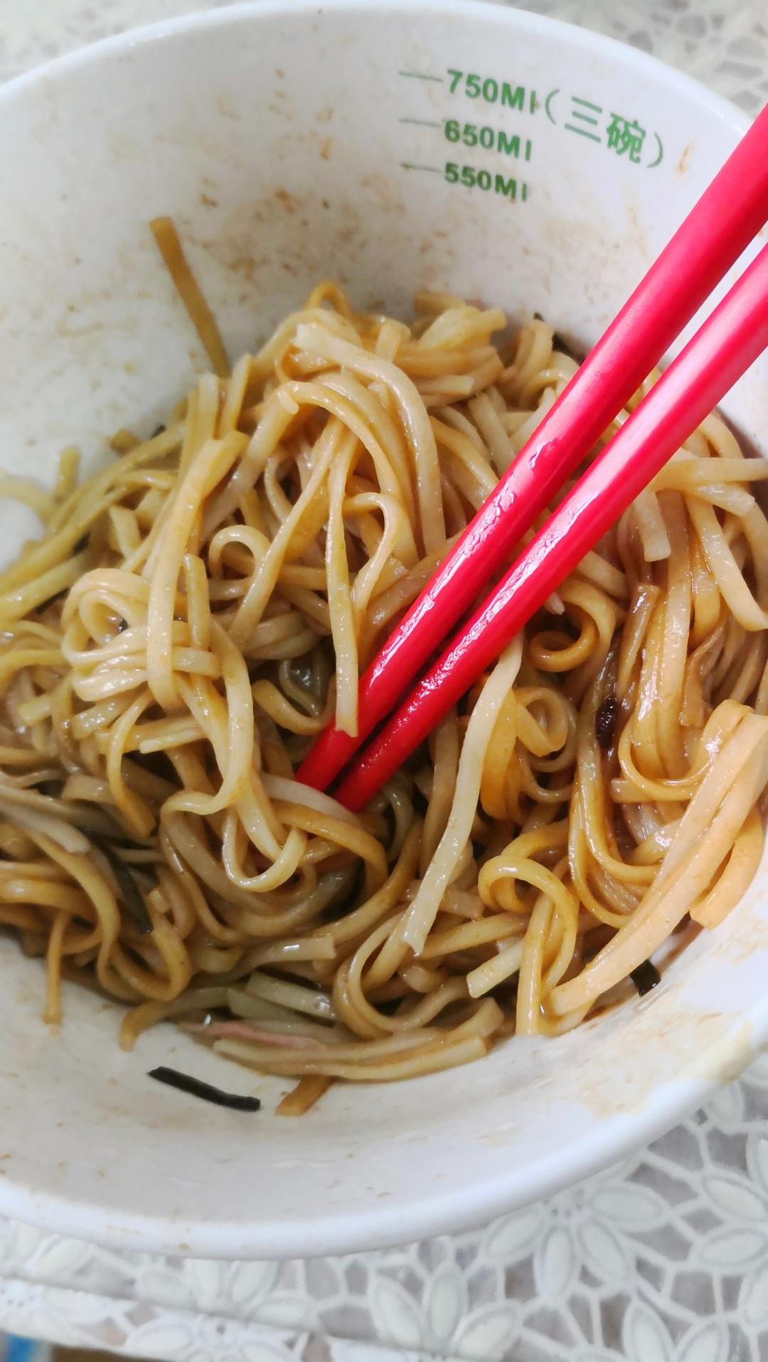 10分钟搞定的一碗葱油拌面