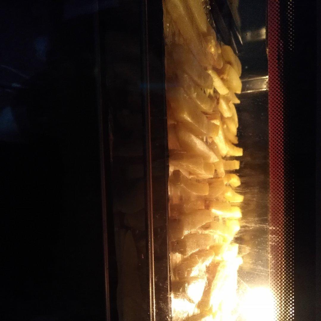 谁说孩子不能吃薯条？别人家孩子吃薯条也健康！
婴儿烤箱版薯条