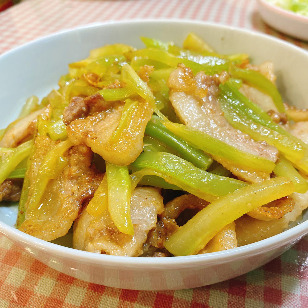 简单又好吃的莴笋炒肉