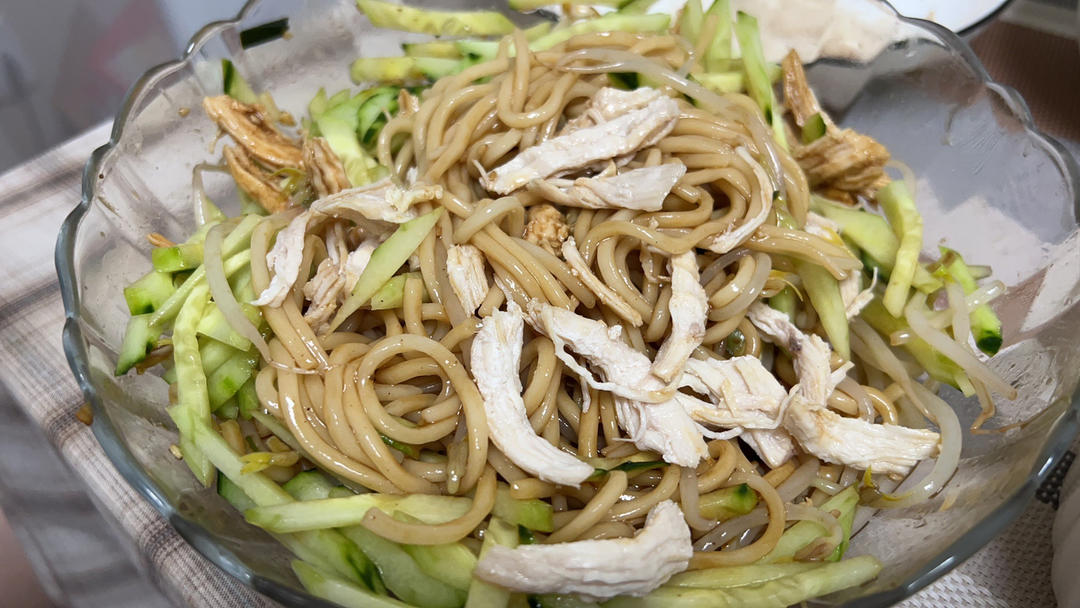 🥒鸡丝凉面
