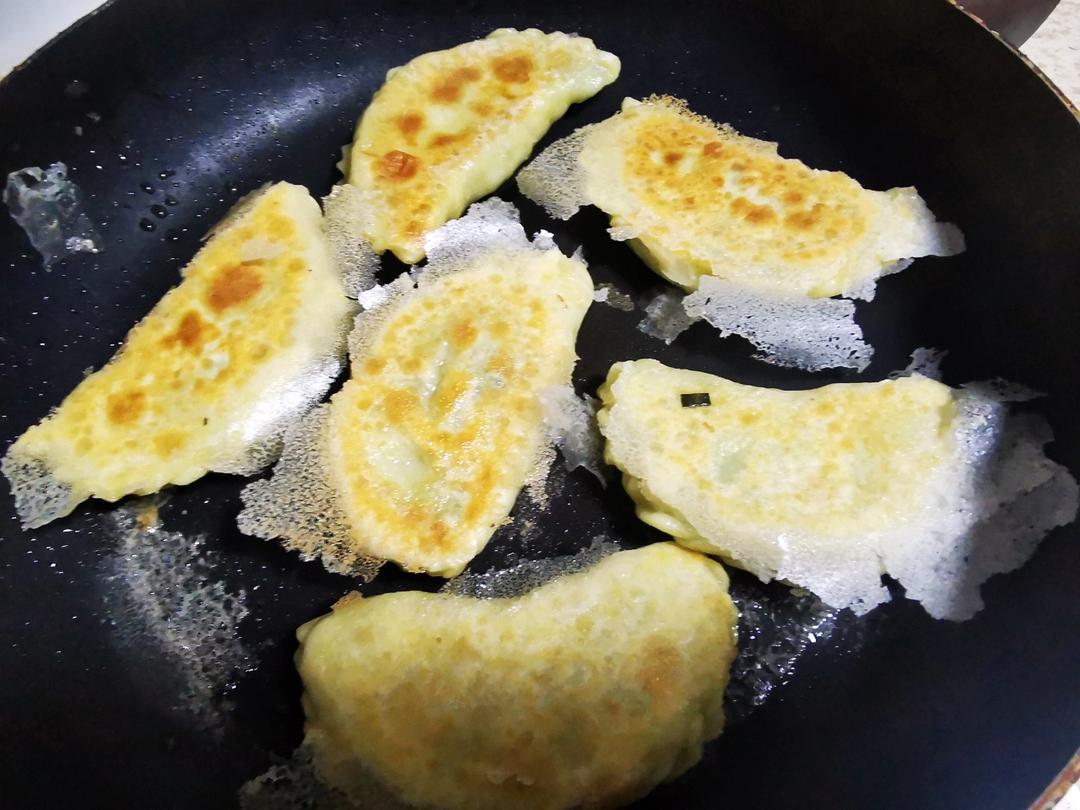 ㊙️烫面韭菜盒子 凉了也不硬 附包成完美半圆的细节视频