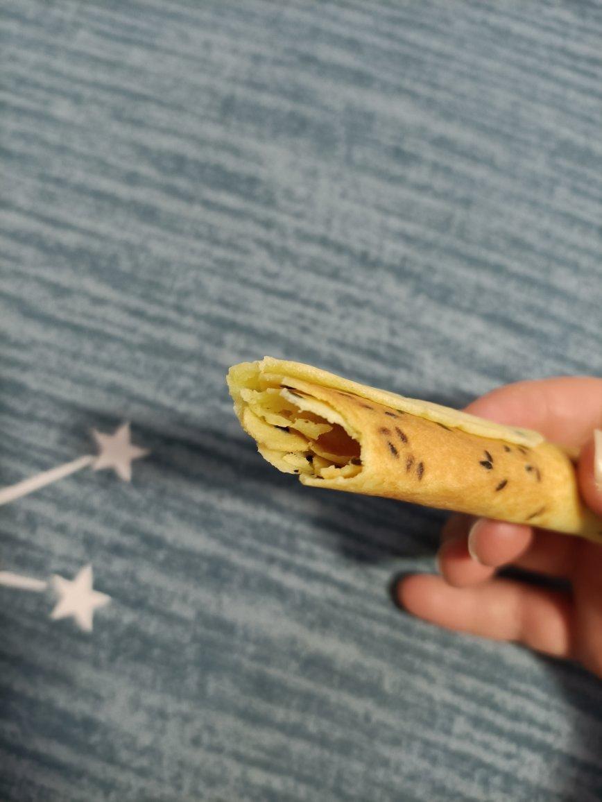 【平底锅蛋卷】嘿！还带夹心？芝麻蛋卷一口一个酥脆