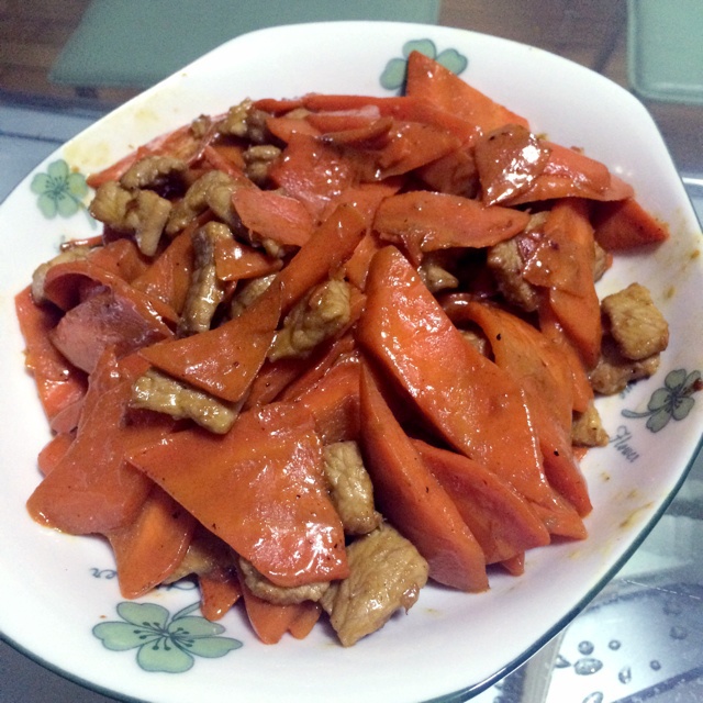 胡萝卜炒肉片