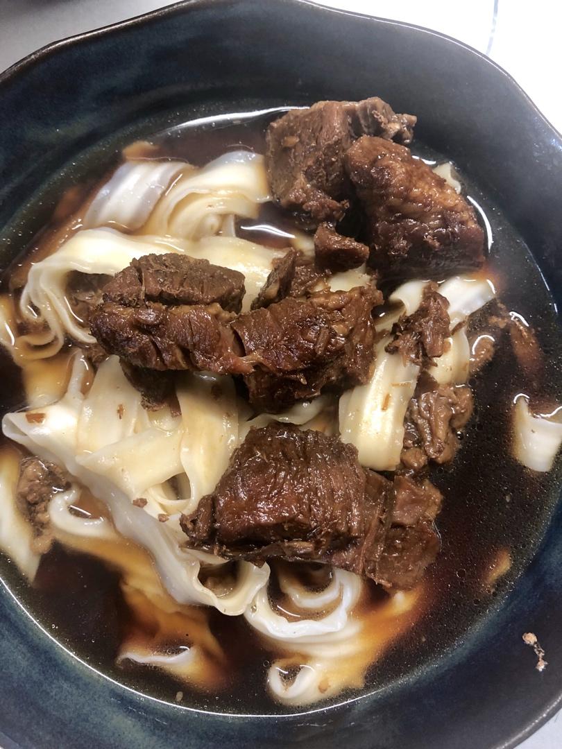 正宗台湾红烧牛肉面