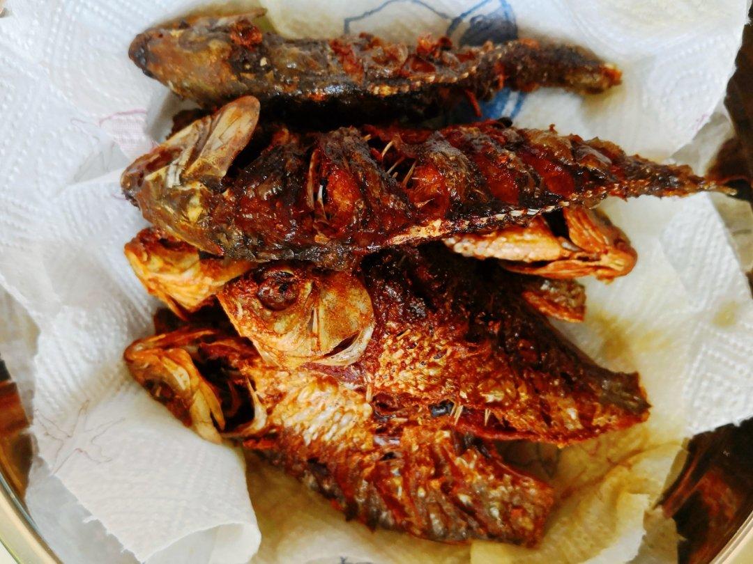 香酥小鲫鱼
