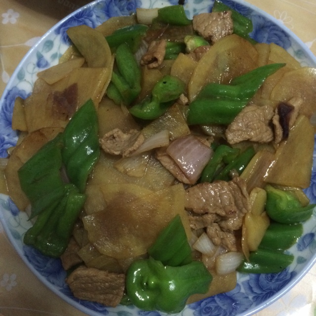 青椒番茄土豆片