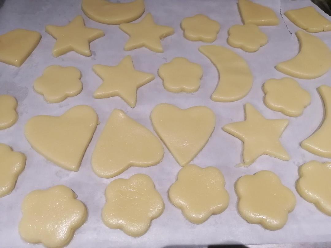 简单快手的奶香饼干