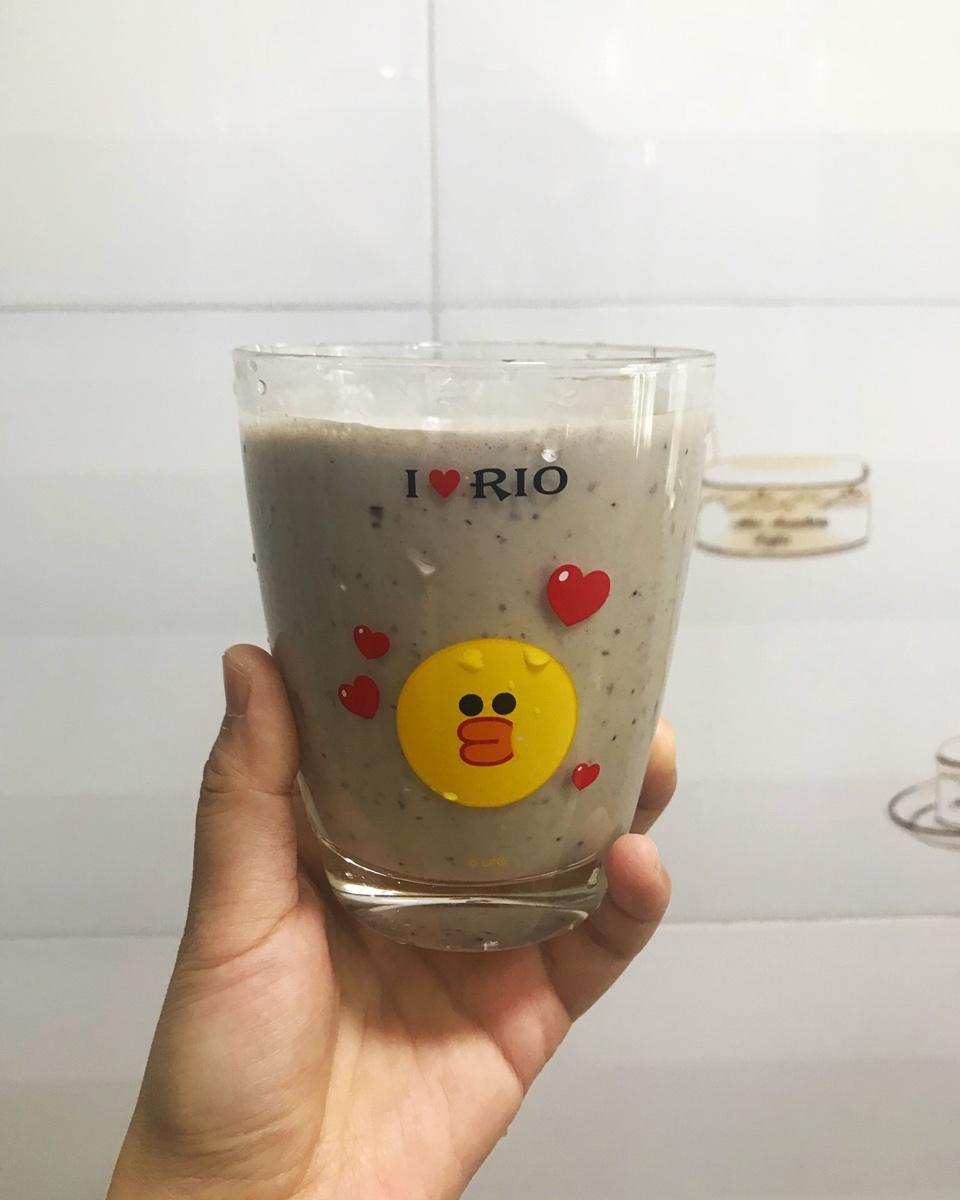 蓝莓香蕉奶昔