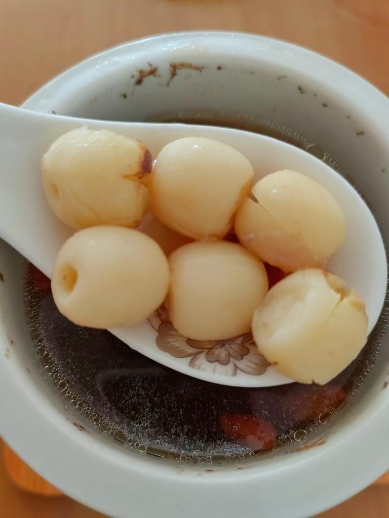 补中益气的莲子炖鸡汤的做法