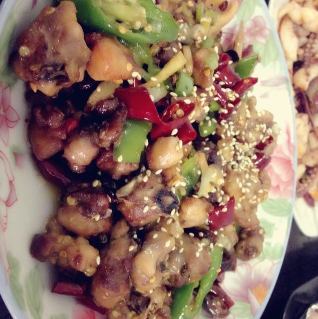 青红辣子鸡