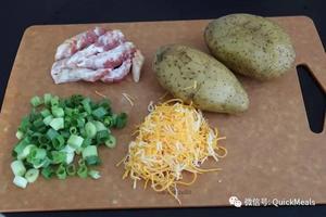 培根芝士焗土豆的做法 步骤1
