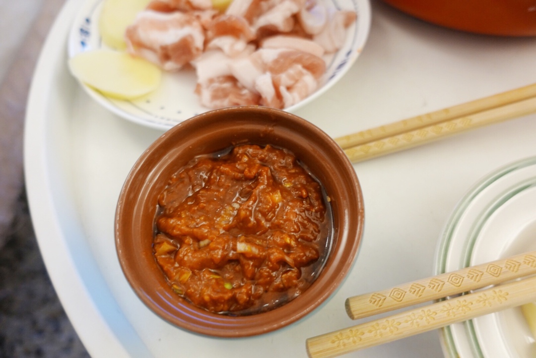 韩式：用韩国大酱、辣椒酱自制包饭酱Ssamjang