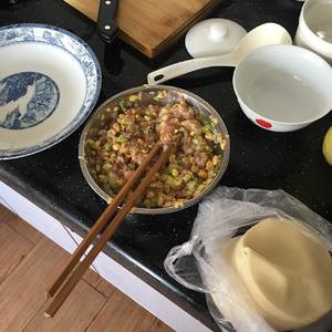 玉米白菜猪肉饺的做法 步骤4