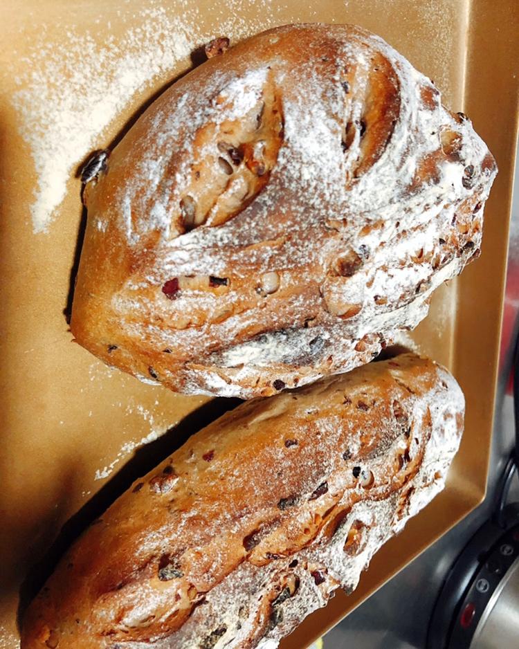 全麦蔓越莓核桃软欧包