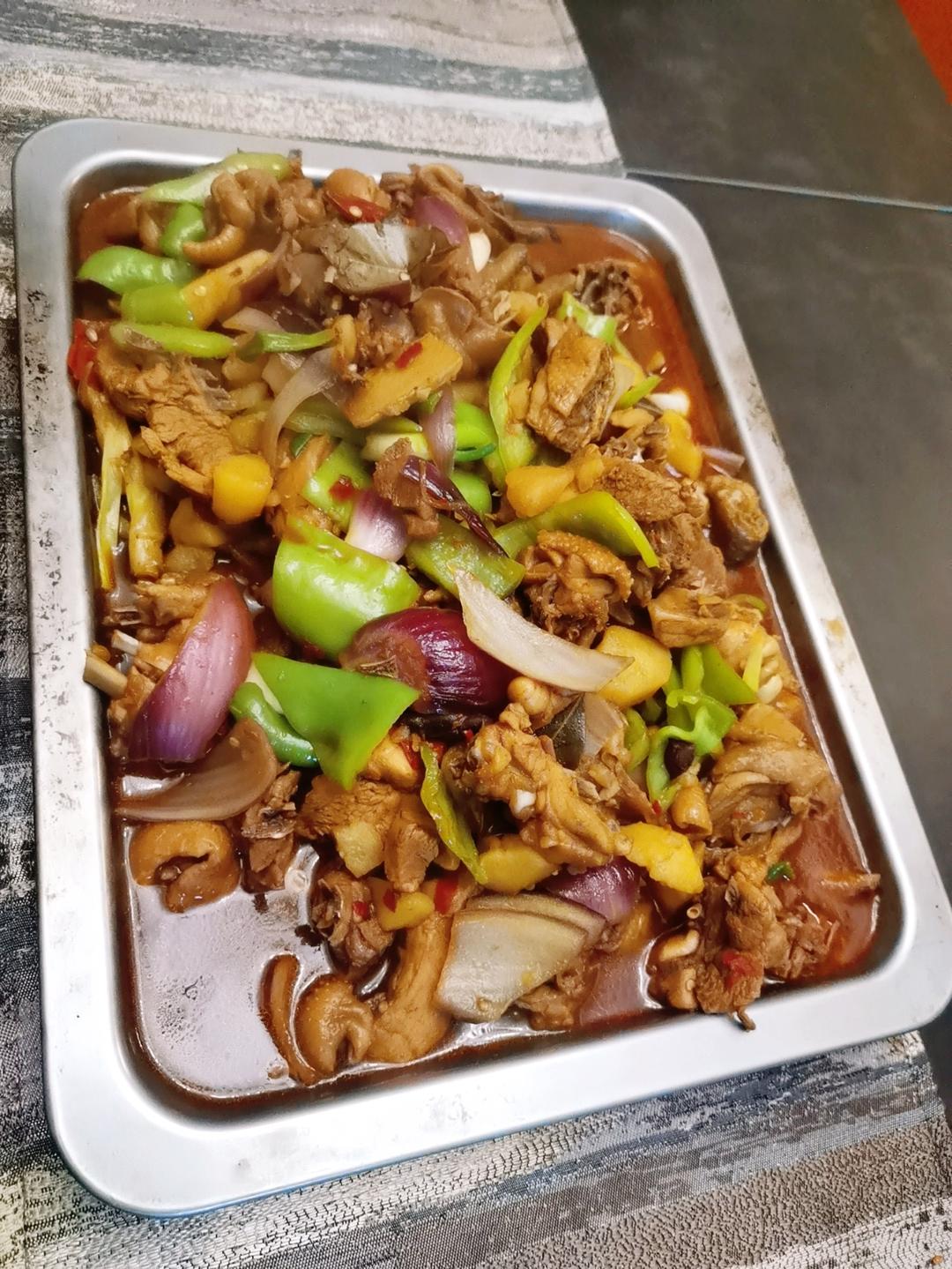 新疆大盘鸡，好吃到舔盘子