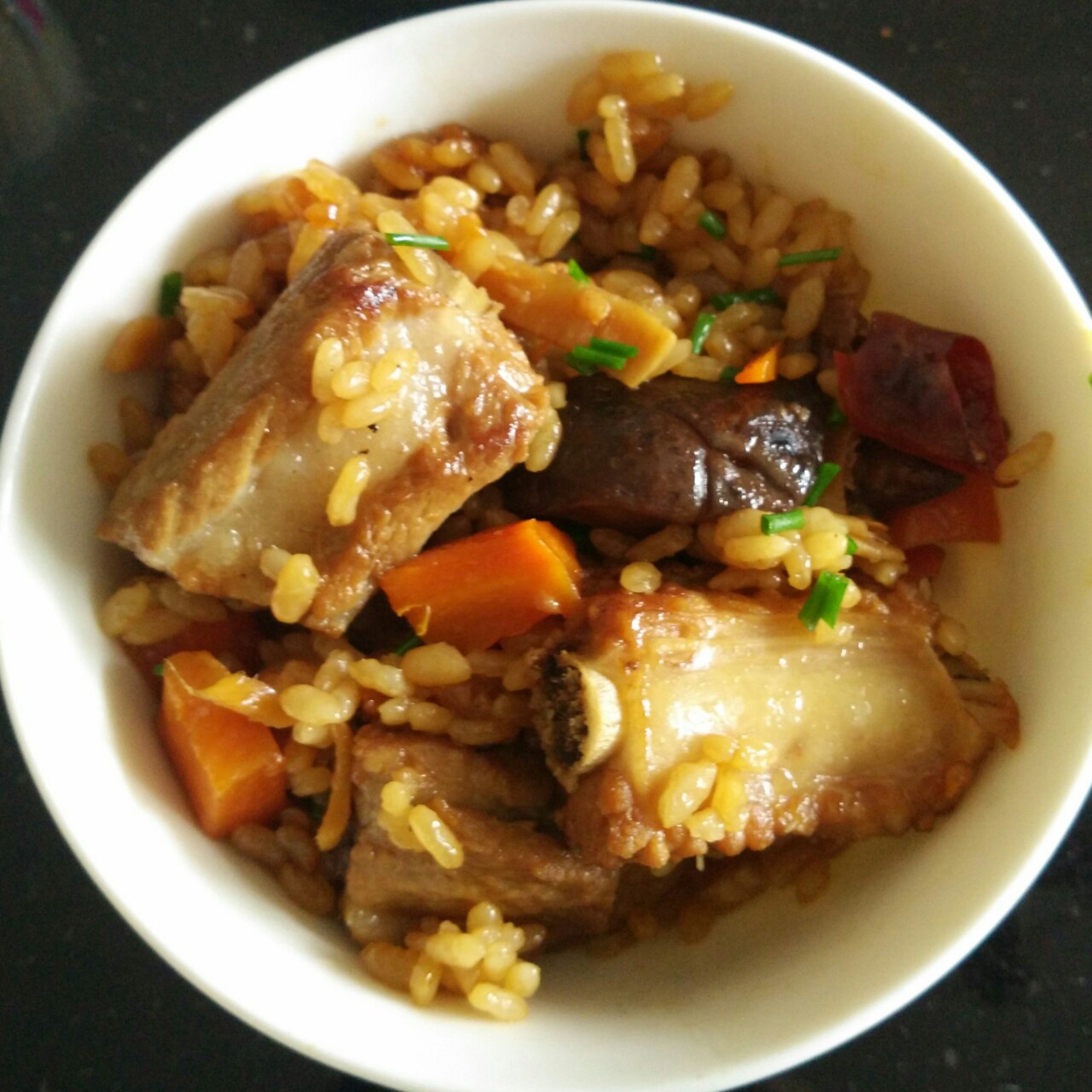 喷香排骨焖饭（爆好吃）