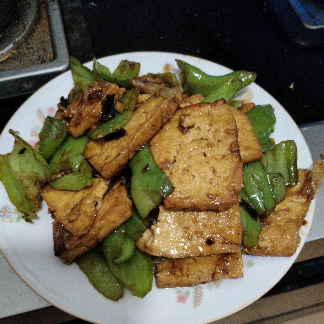 青椒炒豆腐