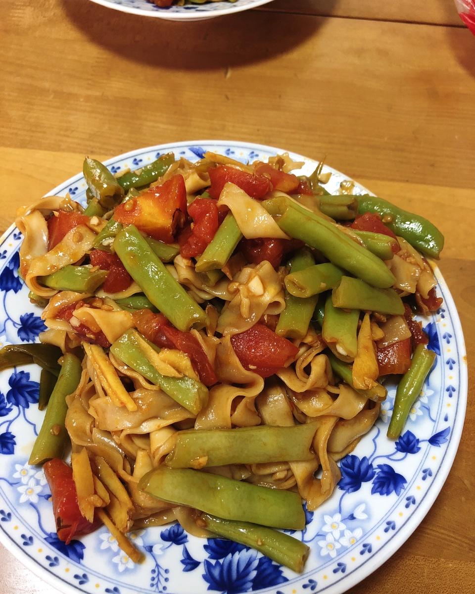 堂妈小厨——豆角番茄焖面