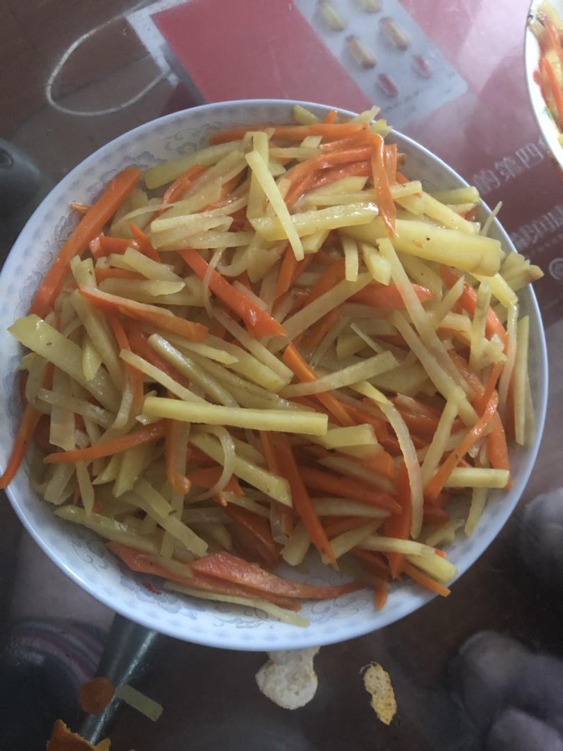 素炒胡萝卜土豆丝