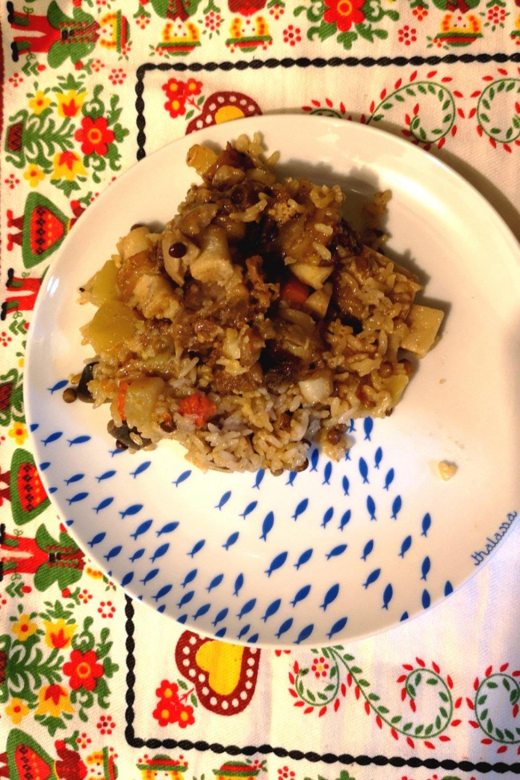 芋头排骨焖饭—有饭有肉有菜一人食