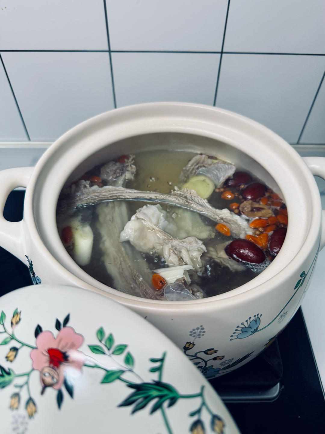 清炖滋补羊排汤