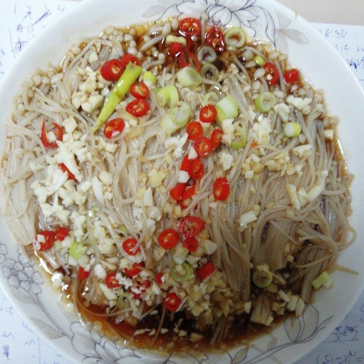 凉拌金针菇