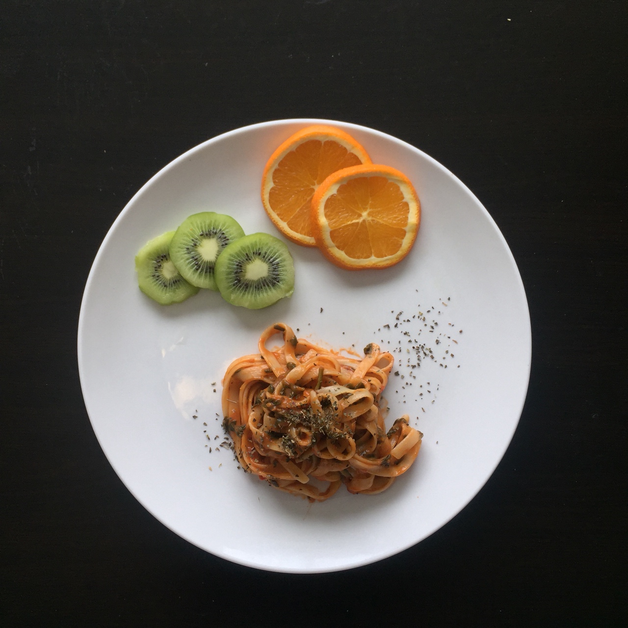 菠菜青酱意面(Spaghetti with Spinach and Basil Pesto)