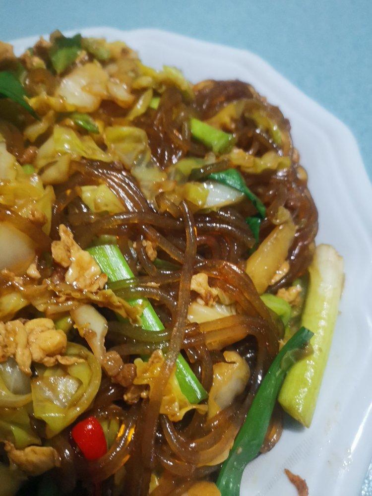 包心菜炒红薯粉丝