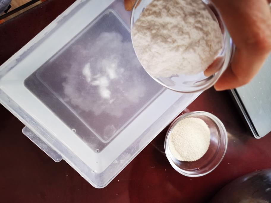 纯奶手撕吐司的做法 步骤1