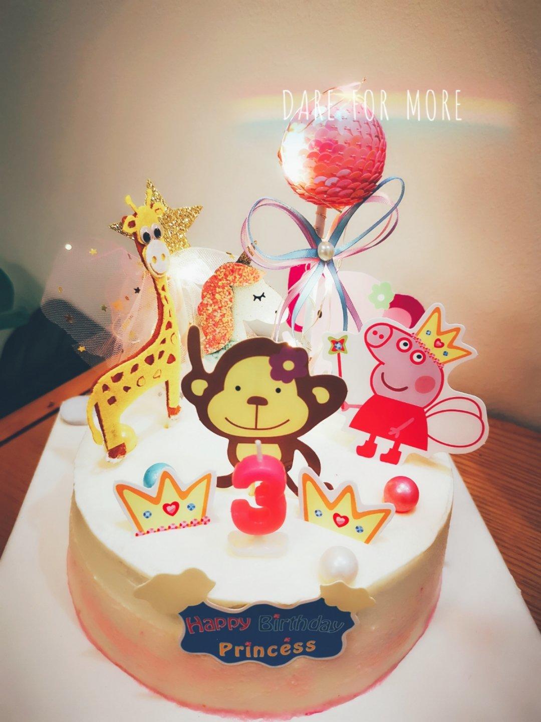 奶油水果装饰蛋糕