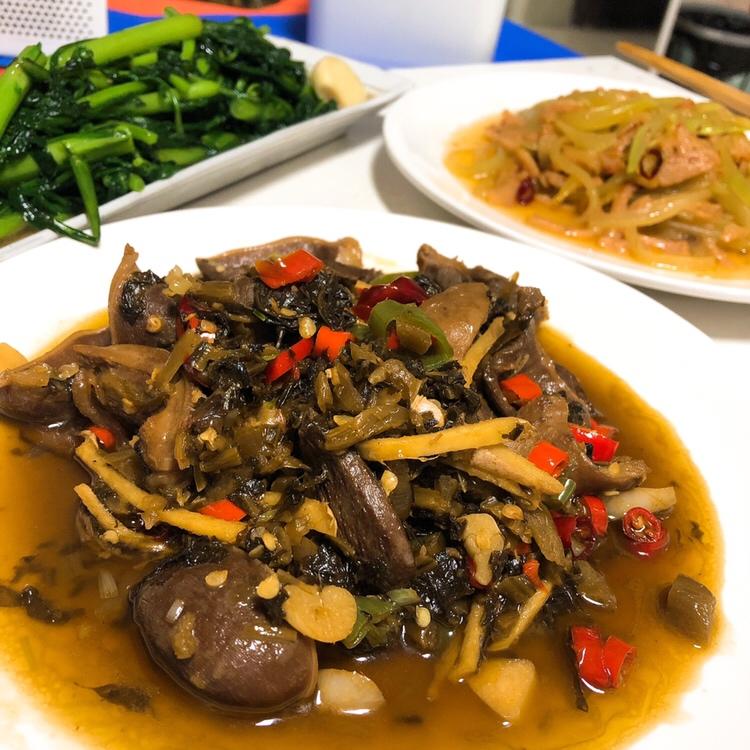 爆炒酸菜鸭胗