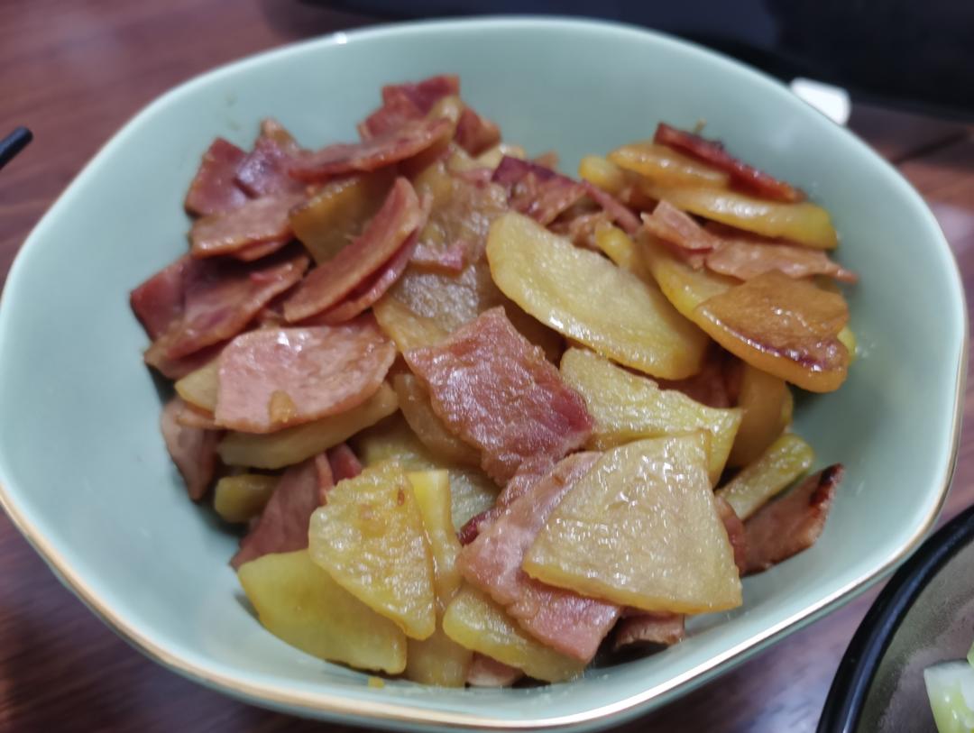 土豆炒火腿片