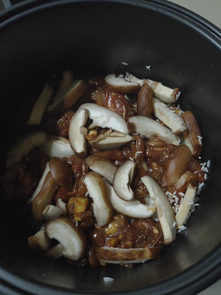 零难度❗超好吃❗电饭煲版香菇鸡腿焖饭