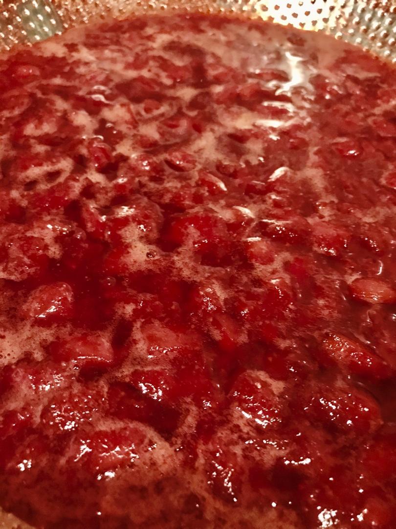 自制草莓酱（孩子爱吃的不得了）