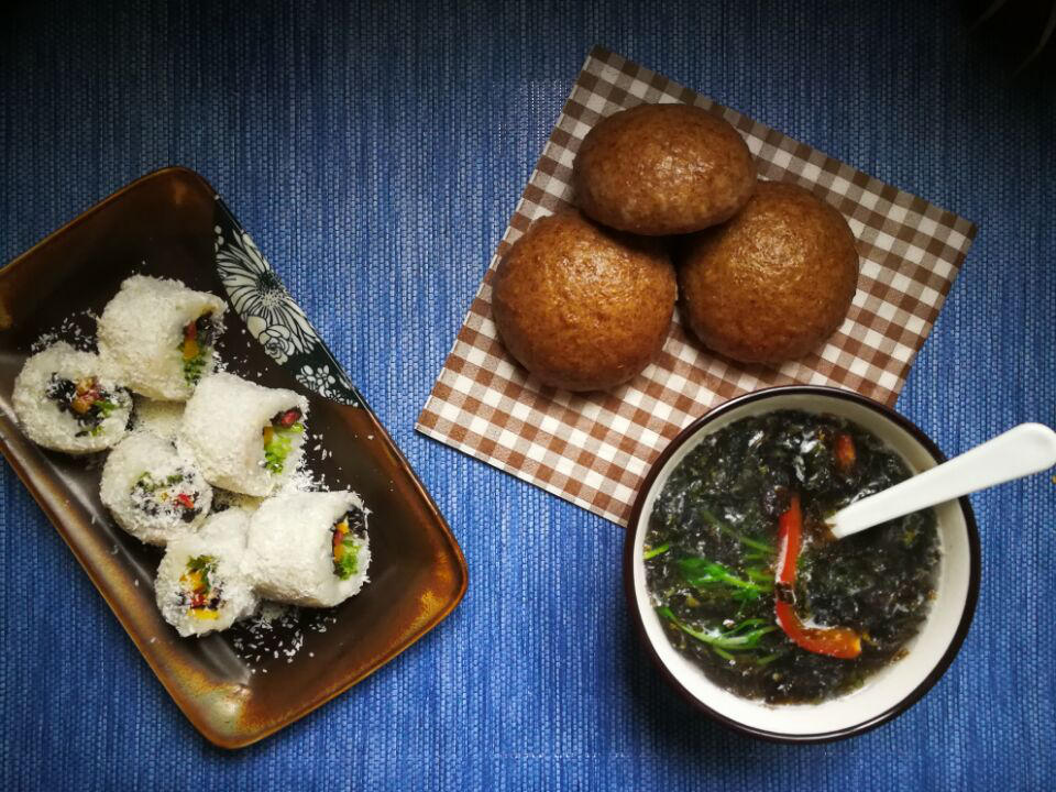 银装素裹的山药寿司,纯净滋润,身心都清爽了!~椰蓉山药卷 · 圆满素食的做法