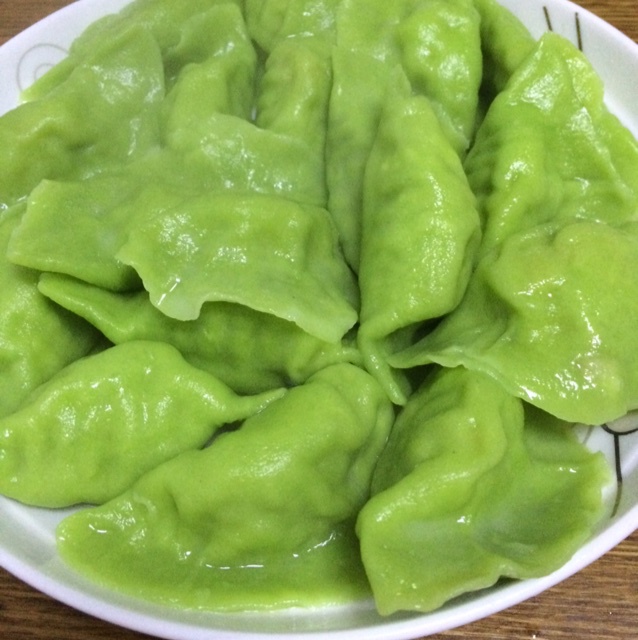 猜卟透做的菠菜水饺