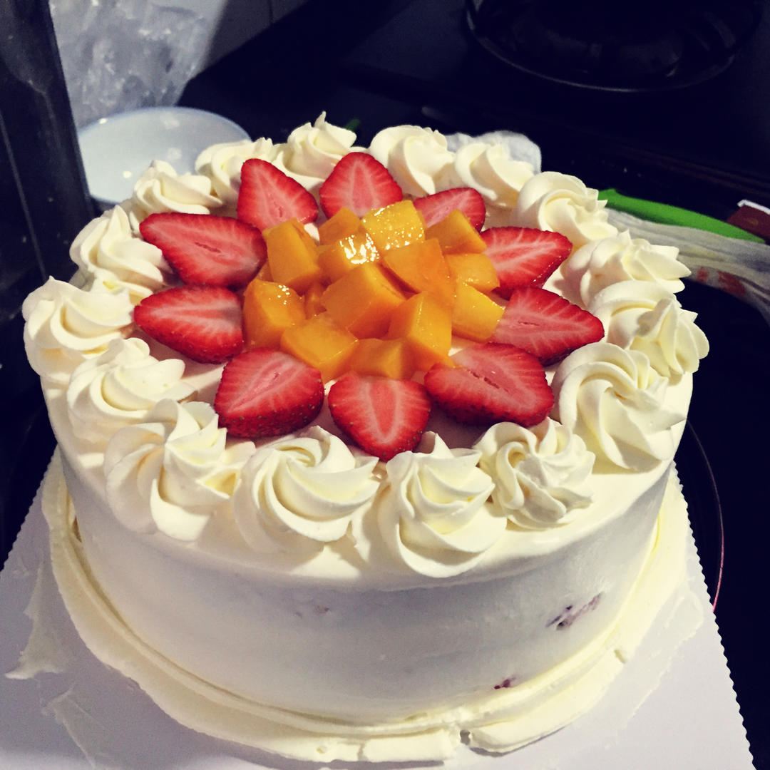 奶油水果装饰蛋糕