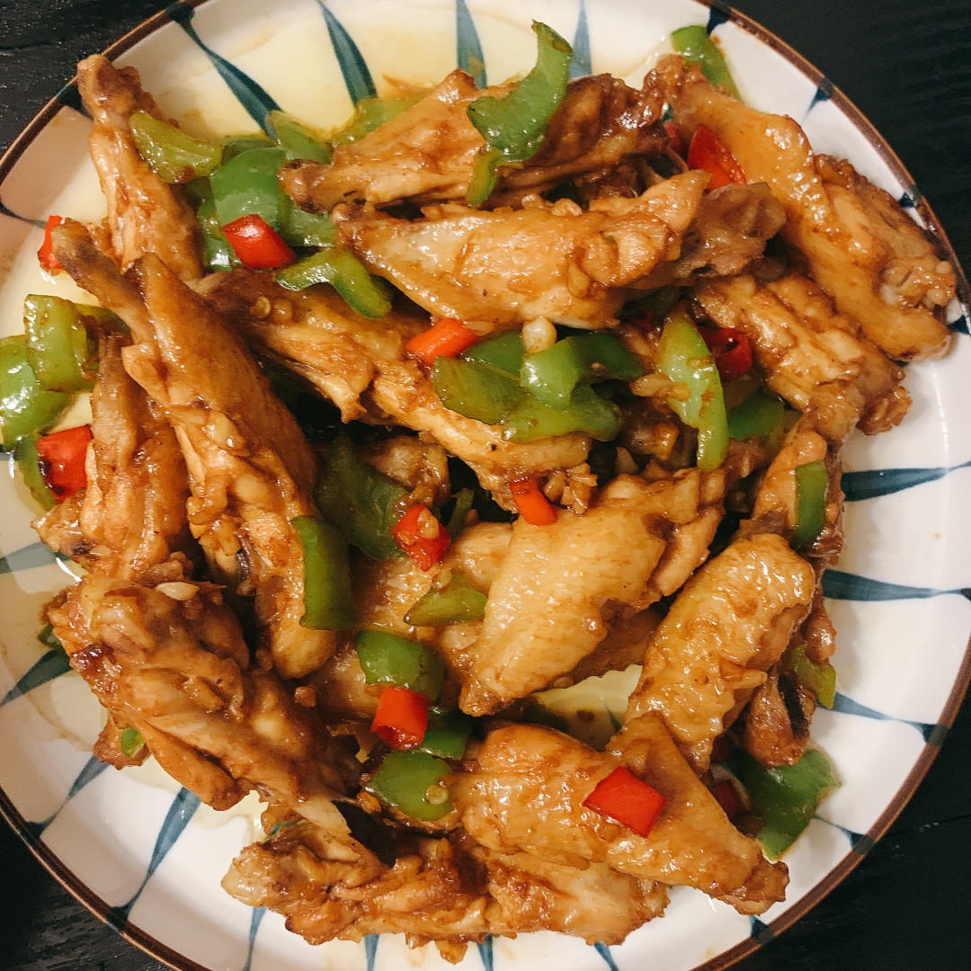 鸡翅这样做比可乐鸡翅还好吃100倍，连骨头都不放过