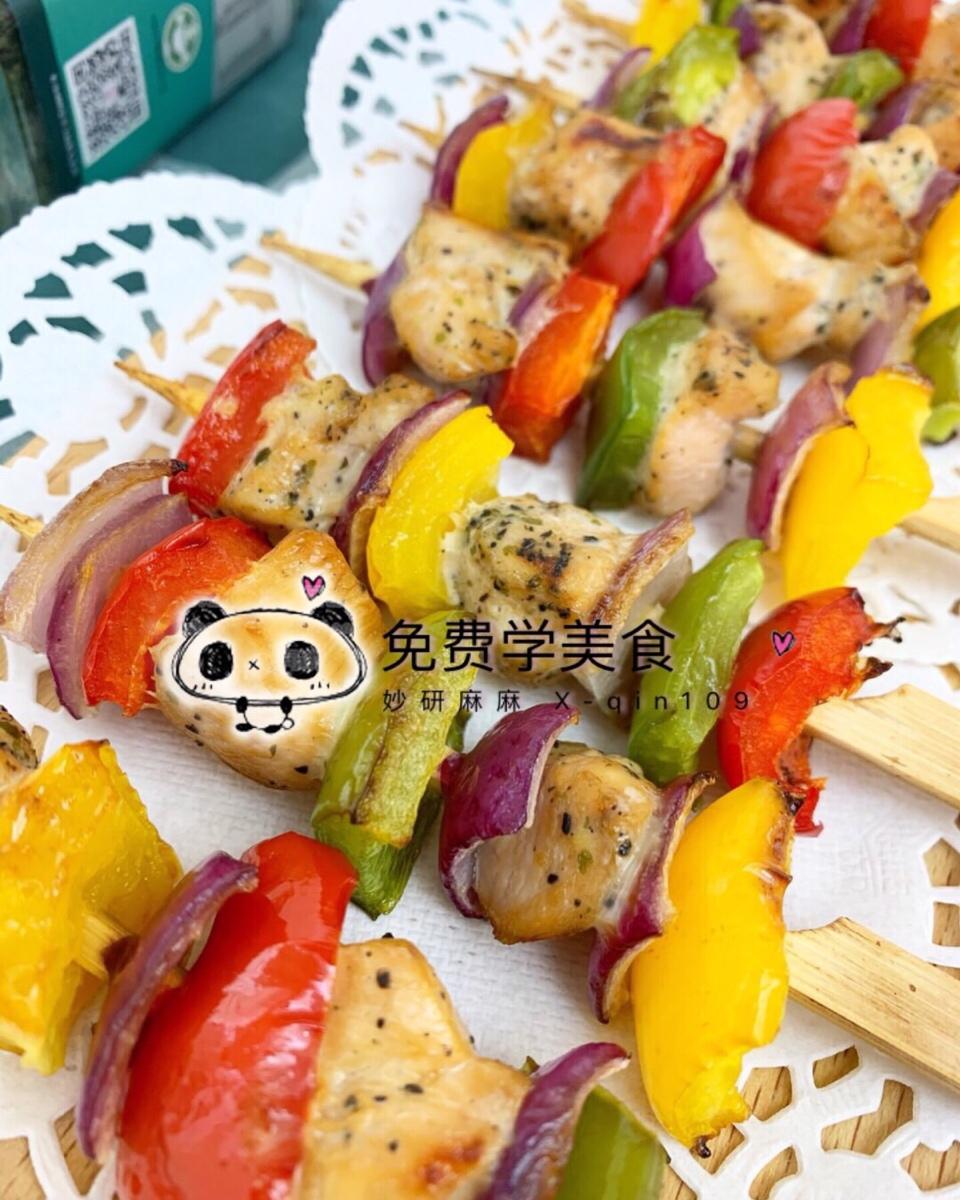 有颜又有料的烤鸡肉蔬菜串
