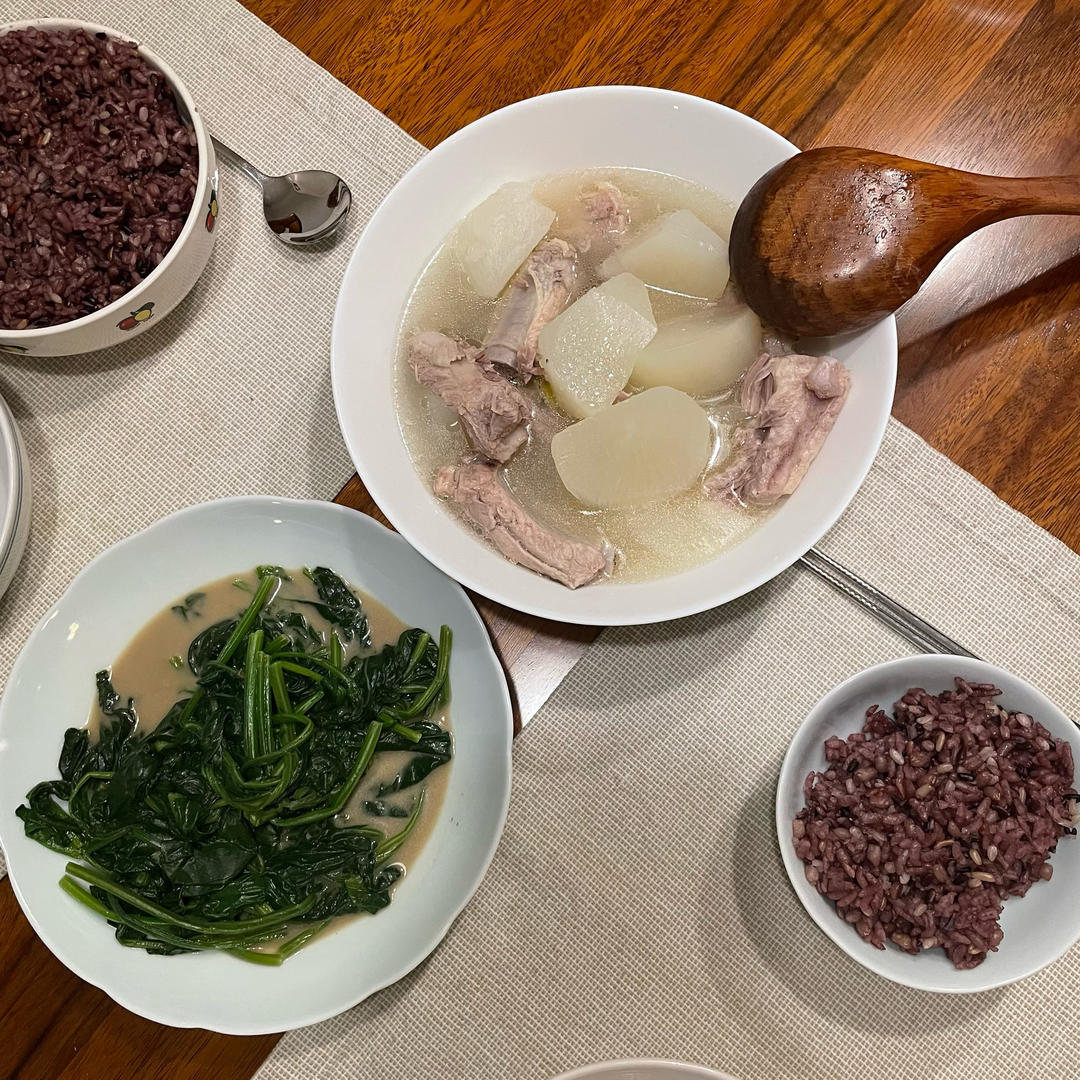 萝卜炖排骨-秋冬懒人汤