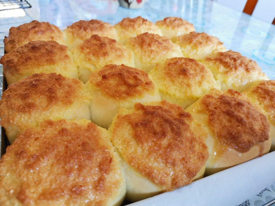 一次发酵同样松软的椰蓉小面包